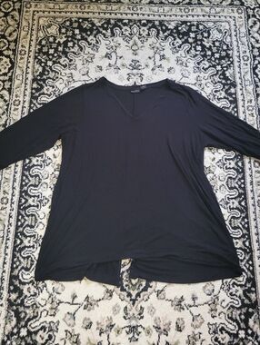 Women's Black V-Neck Relaxed Top
